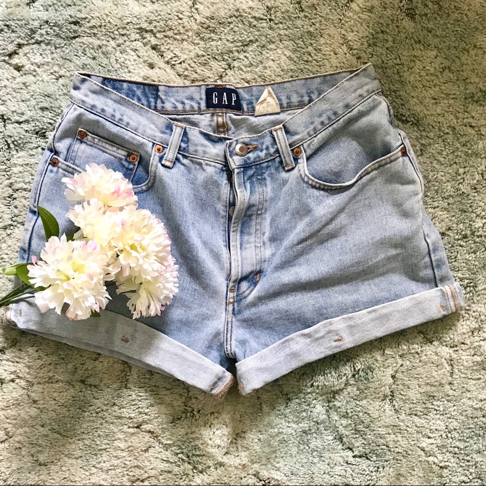 Vintage GAP light wash jean shorts